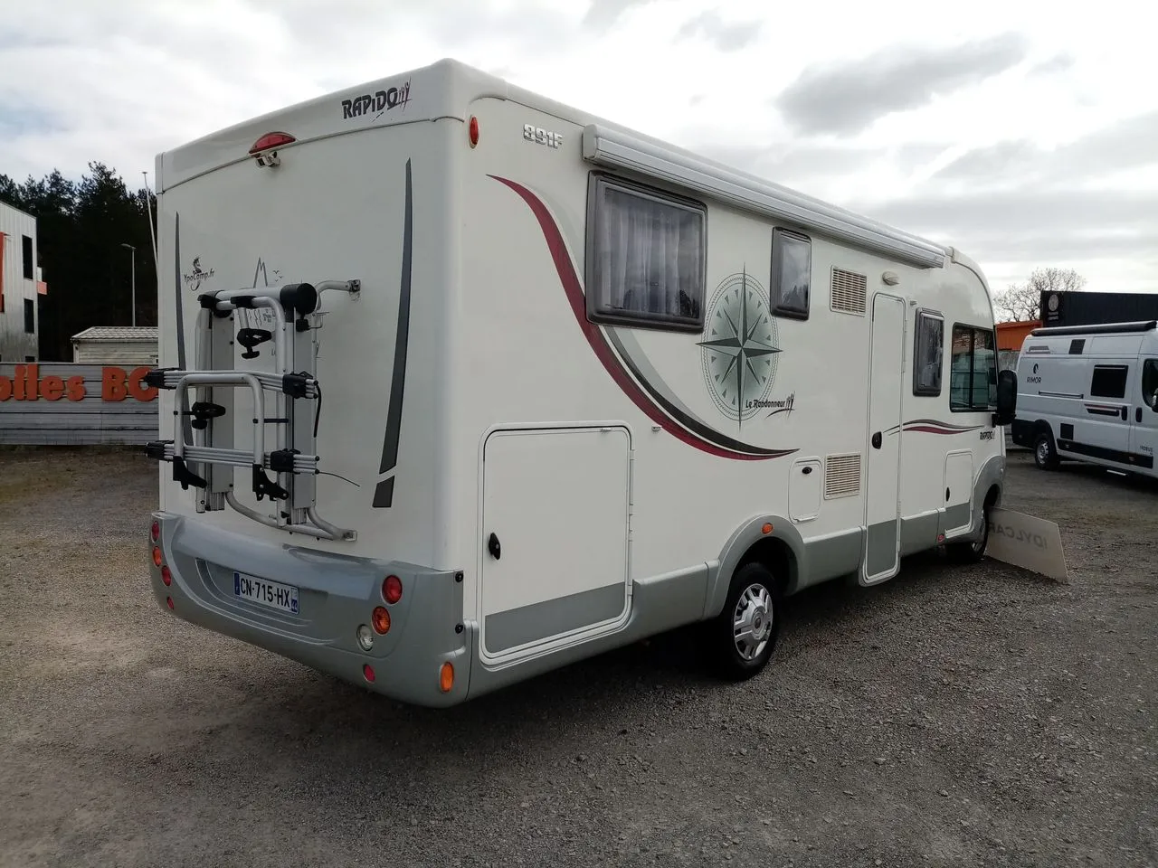 891 F Première Main.